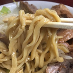 ラーメン二郎 - 麺箸上げ