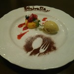 an umbrella - ドルチェの盛り合わせ