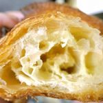 スイーツガーデン ユウジアジキ - 中からは爽やかな香りと、濃厚な旨味あふれるバターの風味が効いてメチャウマ！