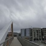 スイーツガーデン ユウジアジキ - 早速陸橋へと続く階段を登り