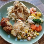KOHSAMUI  BY CHEDI LUANG - 若鶏炊き込みご飯カウマンガイや、オレンジと海老のサラダ、ピリ辛ヤムウンセンほか