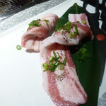 焼肉レストラン ロインズ - 沖縄アグー豚バラ