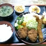 とんかつ　よしの - エビ・メンチ定食