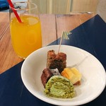 イマノ トウキョウ カフェアンドバー - オレンジジュースの料金でケーキ食べ放題！