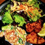 創作ダイニング りとむ - 小海老マヨネーズ炒め＆からあげ【週替りランチ】／主菜