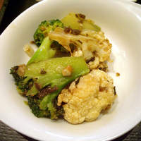 神田 雲林 - 「四川麻婆豆腐"激辛"ランチセット」ブロッコリーとカリフワラーの炒め物
