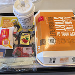 マクドナルド - ビッグブレックファースト＝４００円
ホットコーヒー＝１００円