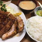 丸八とんかつ店 本店 - 上ロース定食(ご飯大盛)