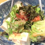 Wafuu Izakaya Yasubee Hanare - 豆腐サラダ