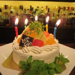 バー クラスター - 時に誕生日のお祝いをしたり(ケーキは要予約)