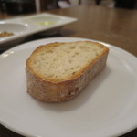 サラマンジェ ド ヨシノ - パン