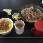 そばざかや桜鶴 - 日替わりミニ丼セット、750円です。