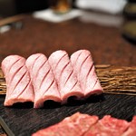 焼肉うしごろ - 究極の黒タン厚切り