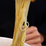 飯田商店 - つるつるでなめらかな細麺