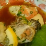 宿場 下北沢店 - 牡蠣。大きいのさん個以上？入ってる