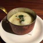 エニェ - 松葉ガニと黒豚トントロ それに白インゲンのグラティネ