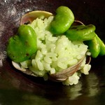 エニェ - アサリとそら豆のアロスクレモソ