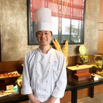 ロビー・ラウンジ - ペストリー副料理長　大内シェフ