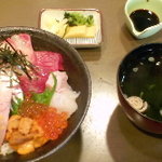 丸萬亭 - 海鮮丼
