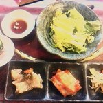 麻布 韓日館 - キムチ、サラダ 他