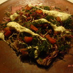 ラ・メゾン・キオイ - 冷前菜（ローストビーフとサワークリーム　大葉のサラダ） 