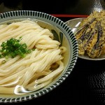 讃岐うどん いわい - 【ひやあつ(大) ￥500 ＋ なす天 ￥100(税込)】