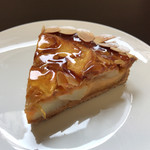 アテスウェイ - 【タルトポンムノルマンド】（390円税込）