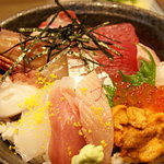 丸萬亭 - 飛び込み客!!人気NO1の海鮮丼
