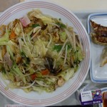 Ringa Hatto - 野菜たっぷり皿うどん、餃子3個のセット