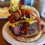 Corner Bistro - ミディアムレアで