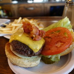 Corner Bistro - ビストロバーガー