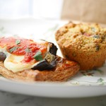 ザ シティ ベーカリー - 料理写真:ナスとモッツァレラ & さくらマフィン