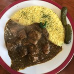 カレーの店 マボロシ - ポークにピクルスをトッピング