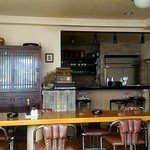 カウベル - 店内、ちょっとレトロ。