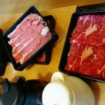どん亭 - 一番赤いのが桜肉
