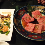 食道園 - 特選焼肉盛合せ 5,900円（ロース・カルビ・ハラミ）