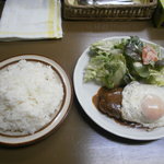 神戸甘辛カレー きてたもんせ - ハンバーグ　目玉焼き付き　1050円