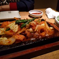 水剌間 恵比寿本店 - ホルモンの鉄板焼