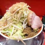 ラーメン タロー 五反田の陣 - ラーメン700円（野菜マシマシ、アブラ、削り節）