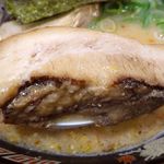 鹿児島ラーメン豚とろ - 黒豚の厚切りチャーシュー