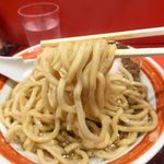 ラーメン タロー 五反田の陣 - ラーメン700円（野菜マシマシ、アブラ、削り節）