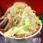 ラーメン タロー 五反田の陣 - ラーメン700円（野菜マシマシ、アブラ、削り節）