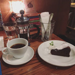 Warudo Bukku Kafe - 