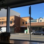 Kaimuki SUPERETTE - 可愛い街並み