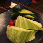 山内農場 - お通しの野菜 