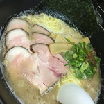 menyajun - とんこつスープ.しょうゆ.細麺