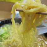 三代目 月見軒 本店 - 中太の縮れ麺