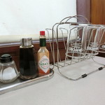 センターグリル - やっぱり、フライ物にはウスターソース