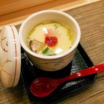 鮨ひがし山 - ▲茶碗蒸しはアクセントに梅肉が！これが良いんですよ