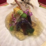銀座 しのはら - [先付け] 
      オマールブルー、みる貝、雲丹、岩茸、うすい豆、土佐酢ジュレ掛け